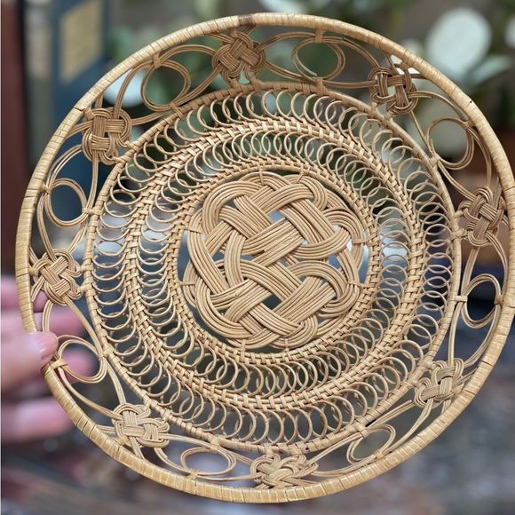 Vintage 10” Round Open Weave Woven Old World Basket Natural - Picture 9 of 9